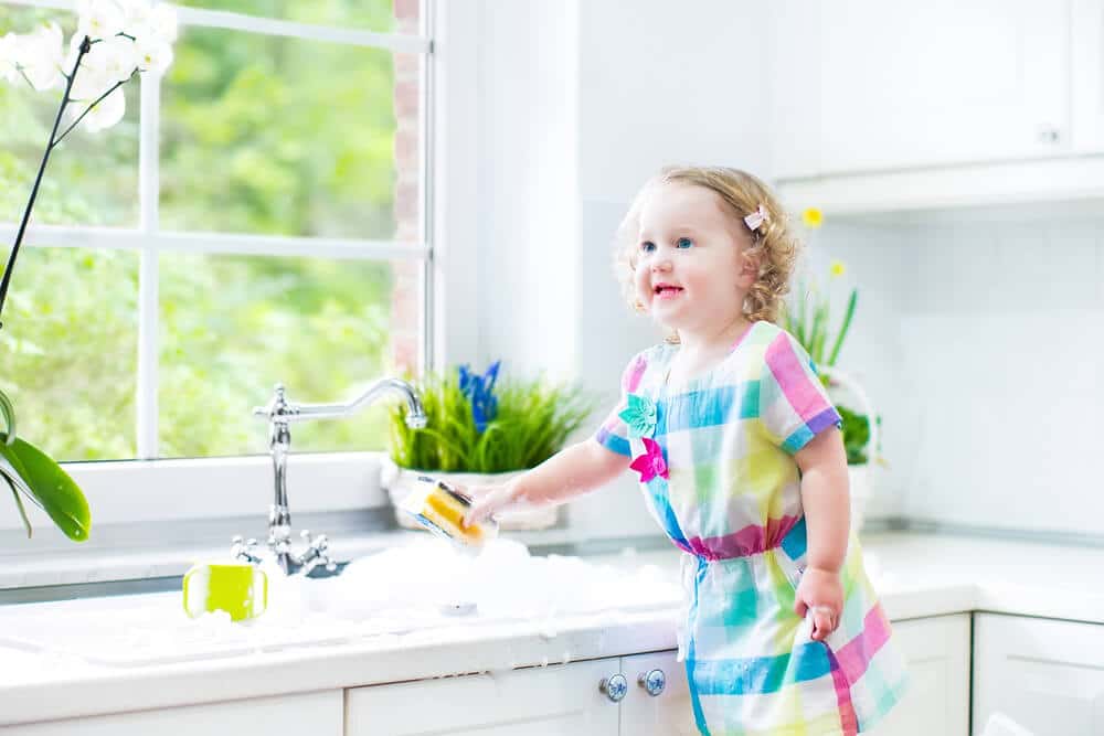“Conquer Summer Cleaning Challenges: Tips for a Pristine Home”